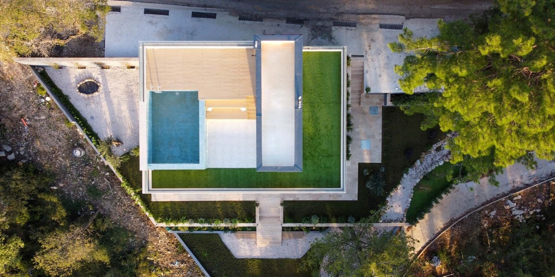 Three-Bedroom Villa with Rooftop Pool in Kavač