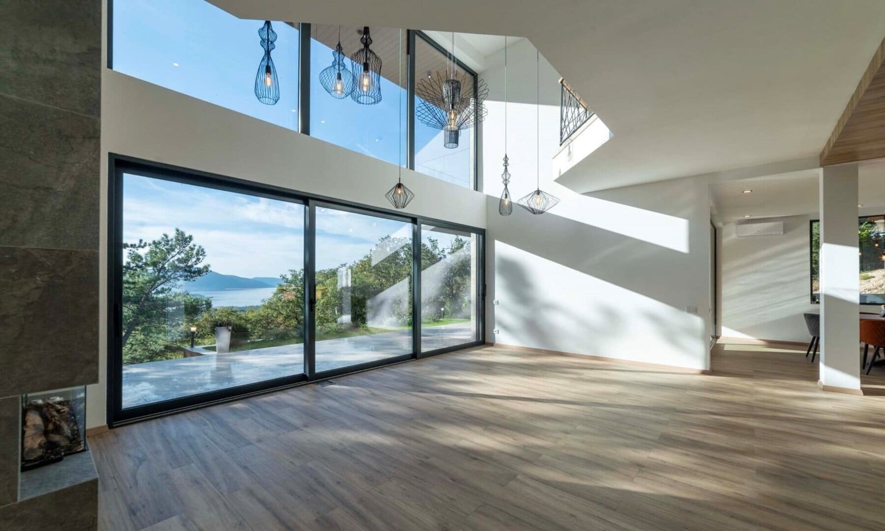 Three-Bedroom Villa with Rooftop Pool in Kavač