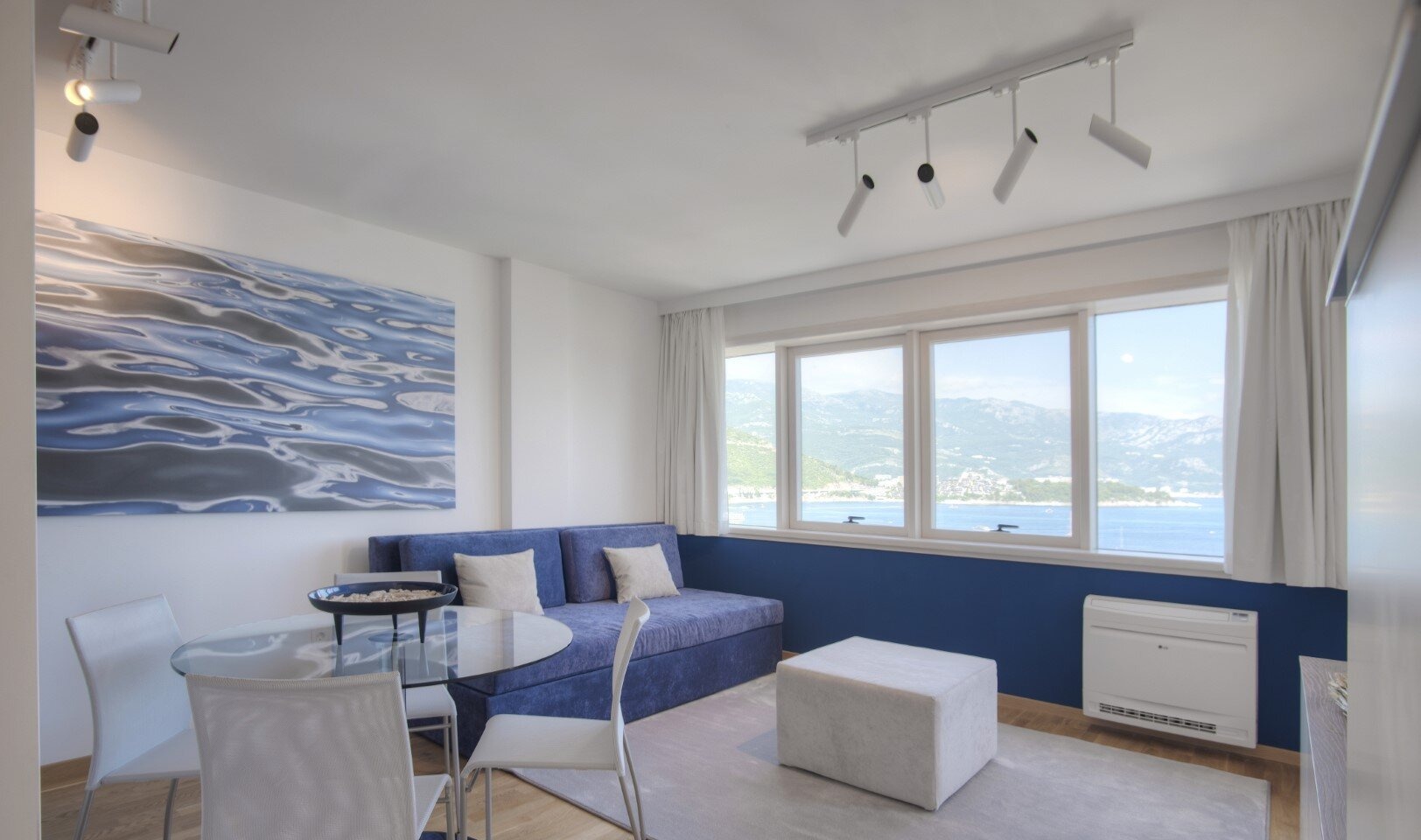 Three-Bedroom Waterfront Apartment at Fontana, Budva