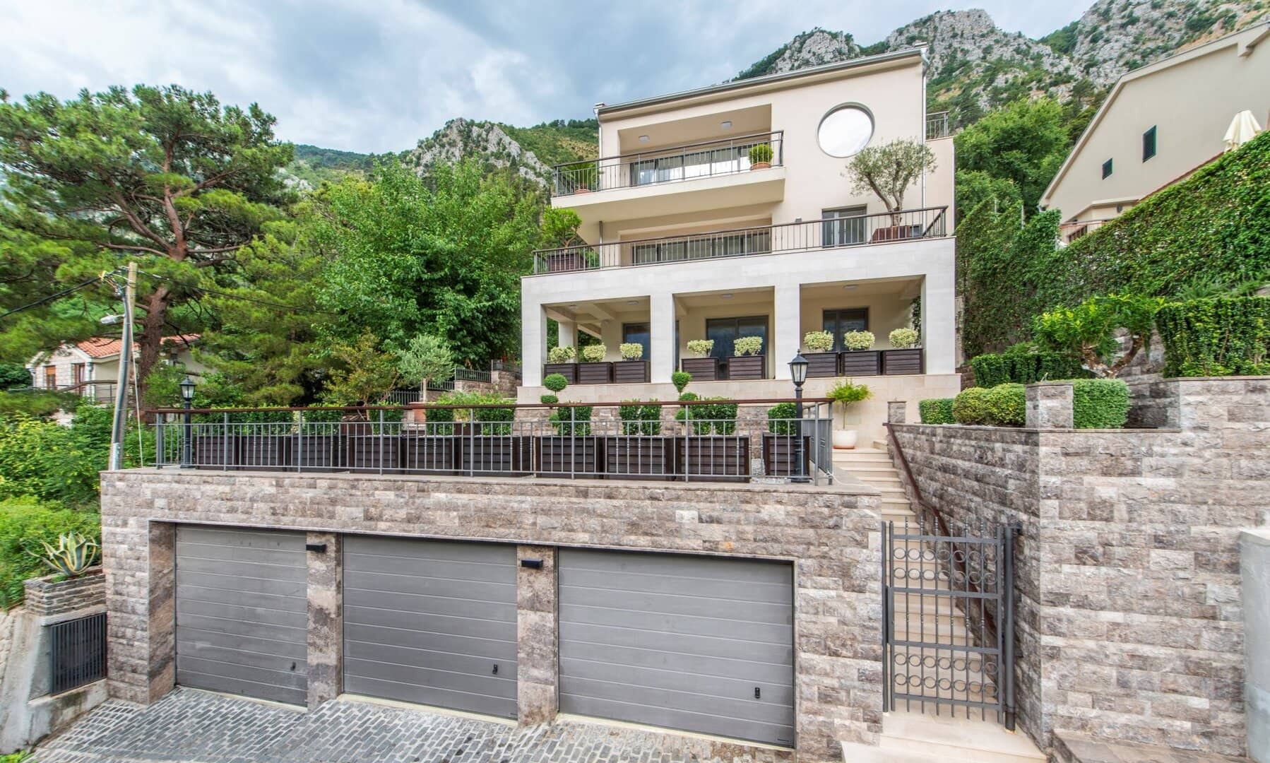 Seven-Bedroom Villa Luna in Muo, Kotor Bay