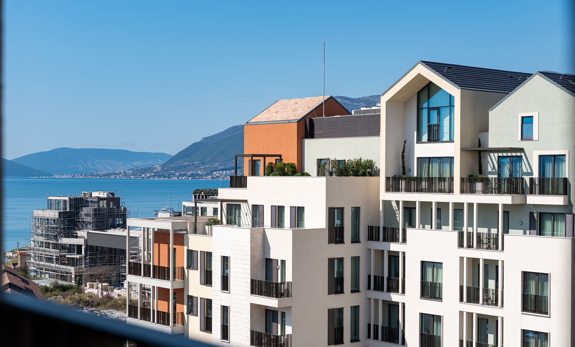 One-Bedroom Residence in Sirocco, Boka Place, Porto Montenegro