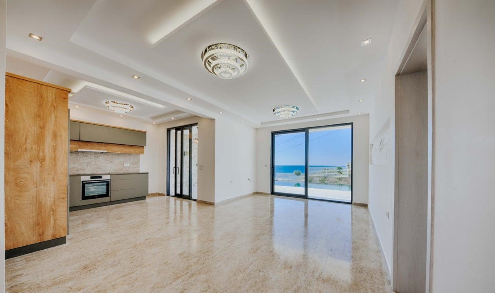 Four-Bedroom Villa with Pool in Utjeha, Bar