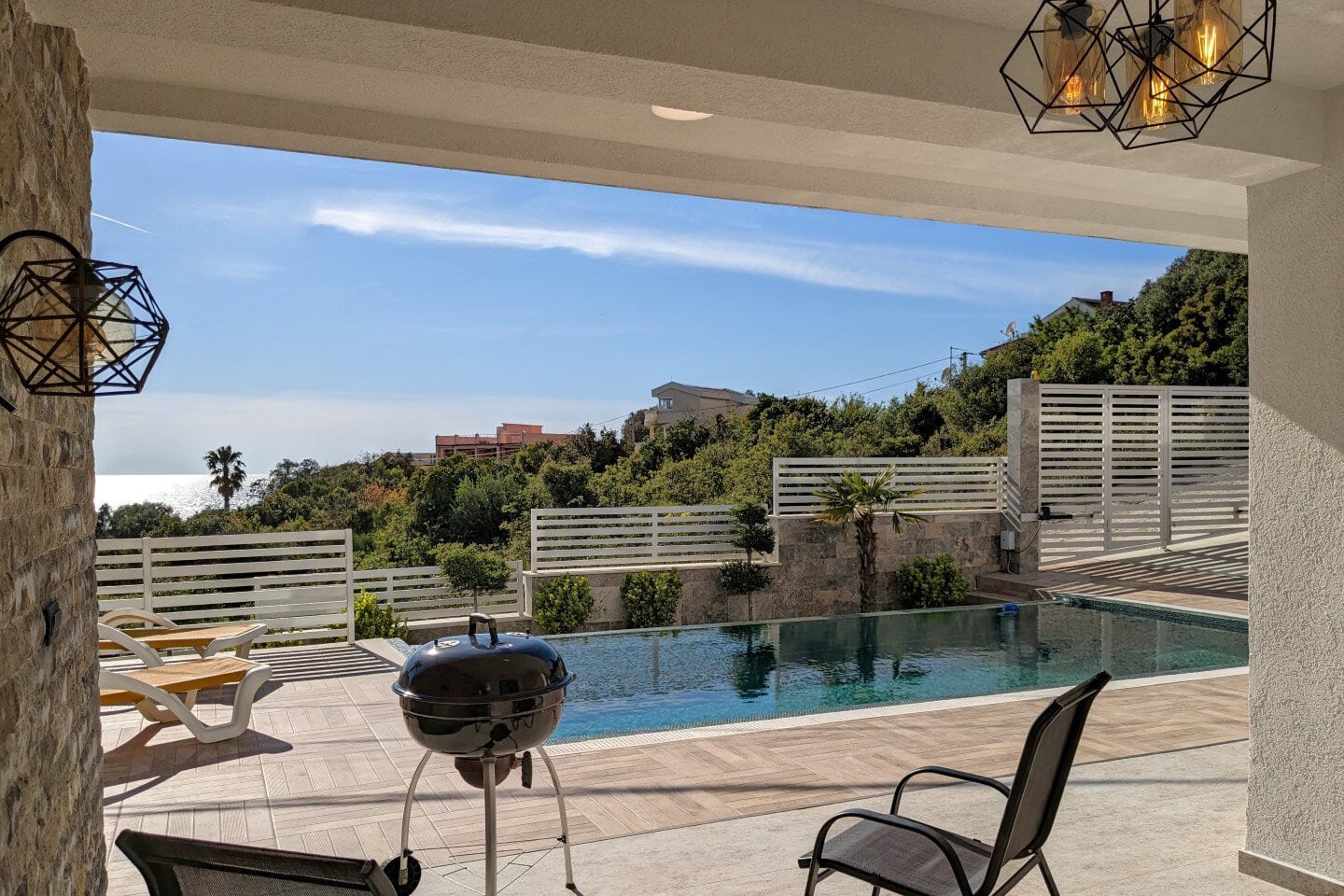 Four-Bedroom Villa with Pool in Utjeha, Bar