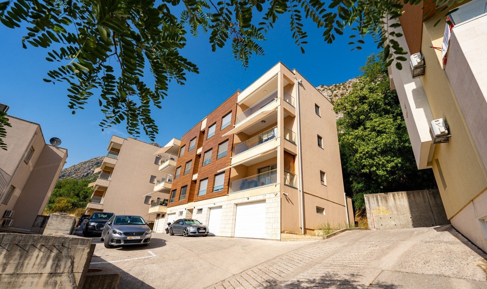 Two-Bedroom Penthouse with Private Roof Terrace in Dobrota