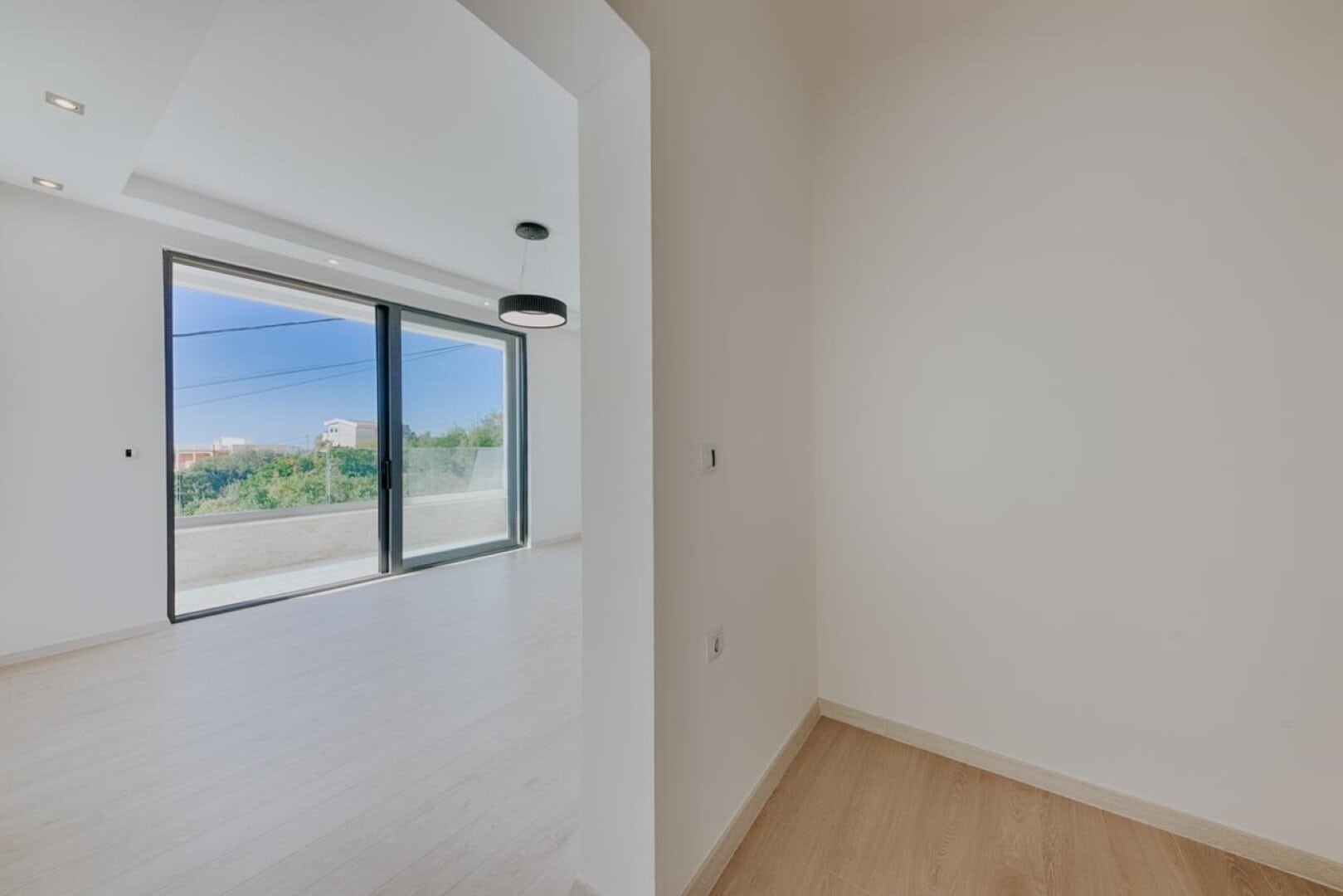 Four-Bedroom Villa with Pool in Utjeha, Bar