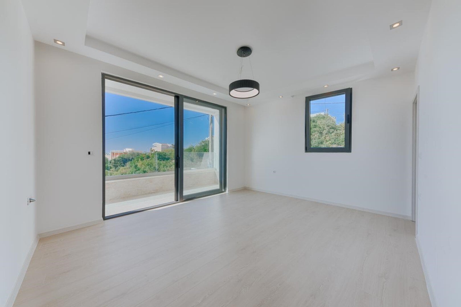 Four-Bedroom Villa with Pool in Utjeha, Bar