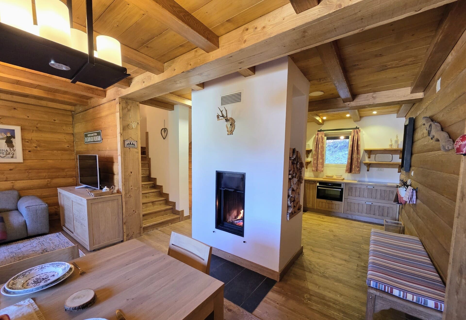 Four-Bedroom Mountain Chalet in Žabljak, Durmitor