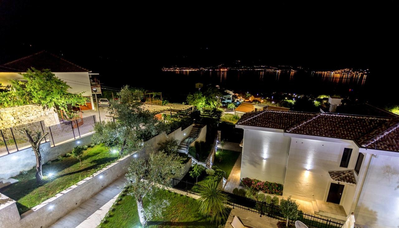 Five-Bedroom Villa with Pool in Đenovići, Herceg Novi