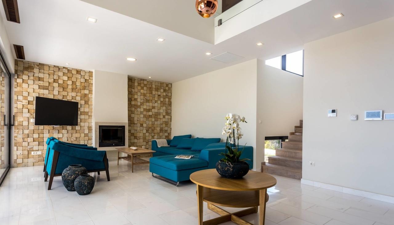 Five-Bedroom Villa with Pool in Đenovići, Herceg Novi