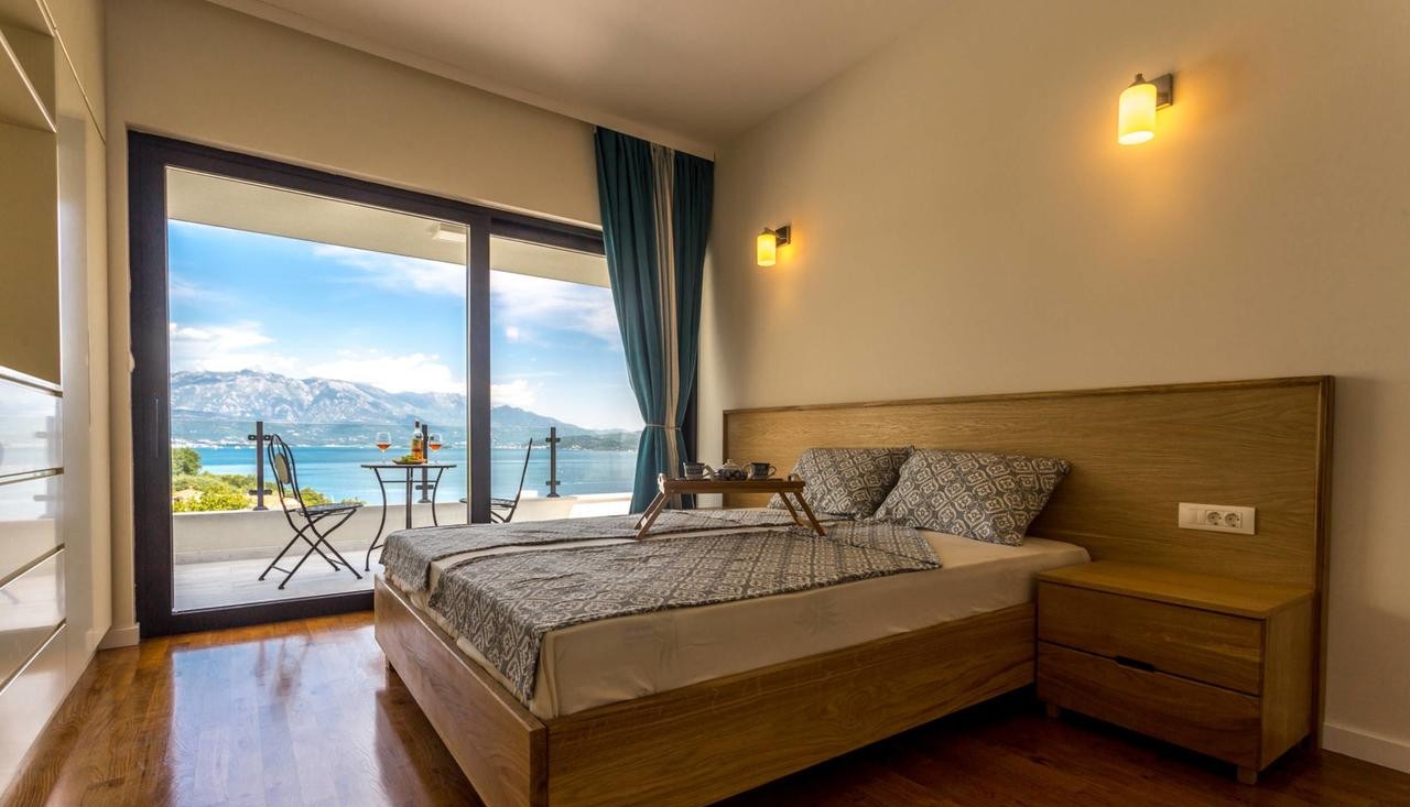 Five-Bedroom Villa with Pool in Đenovići, Herceg Novi