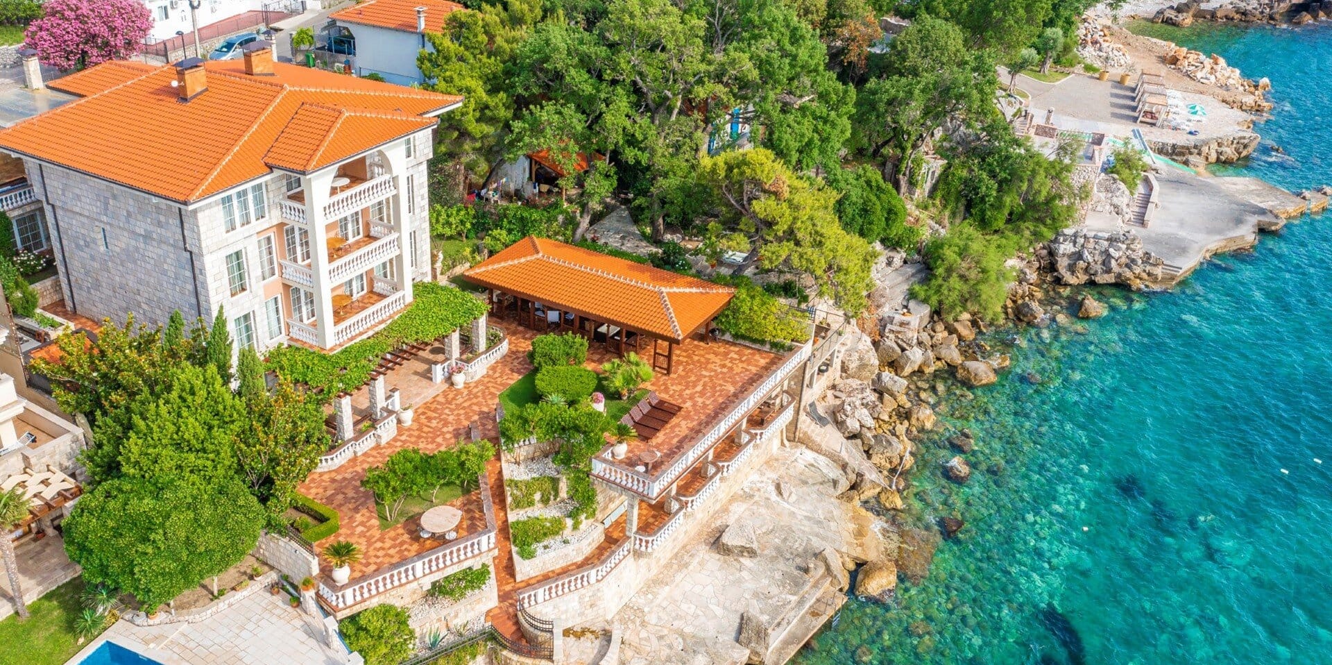 Six-Bedroom Waterfront Villa in Sutomore, Bar