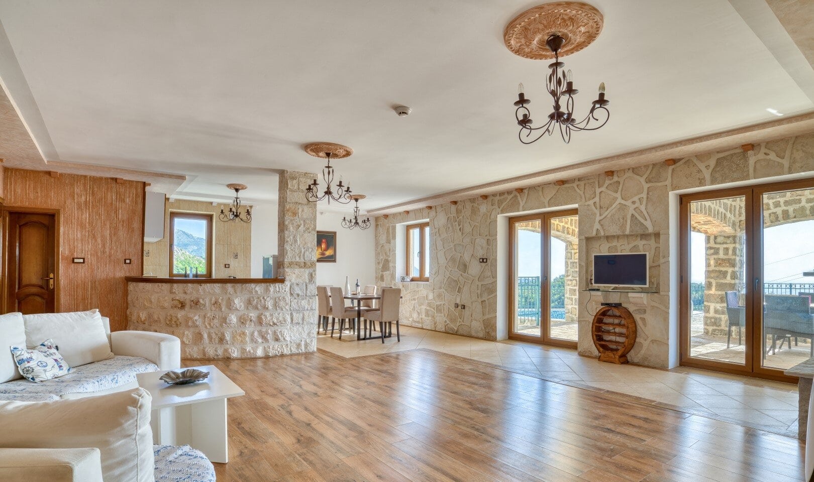 Six-Bedroom Stone Villa with Pool in Petrovac