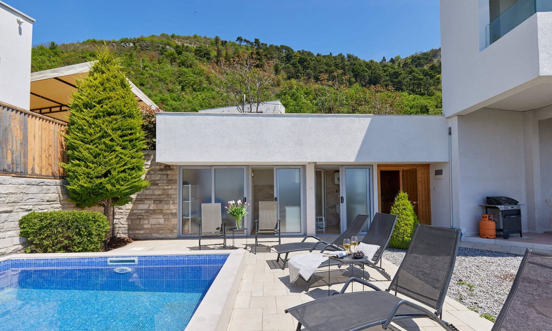 Three-Bedroom Villa with Pool in Kavač, Kotor Bay