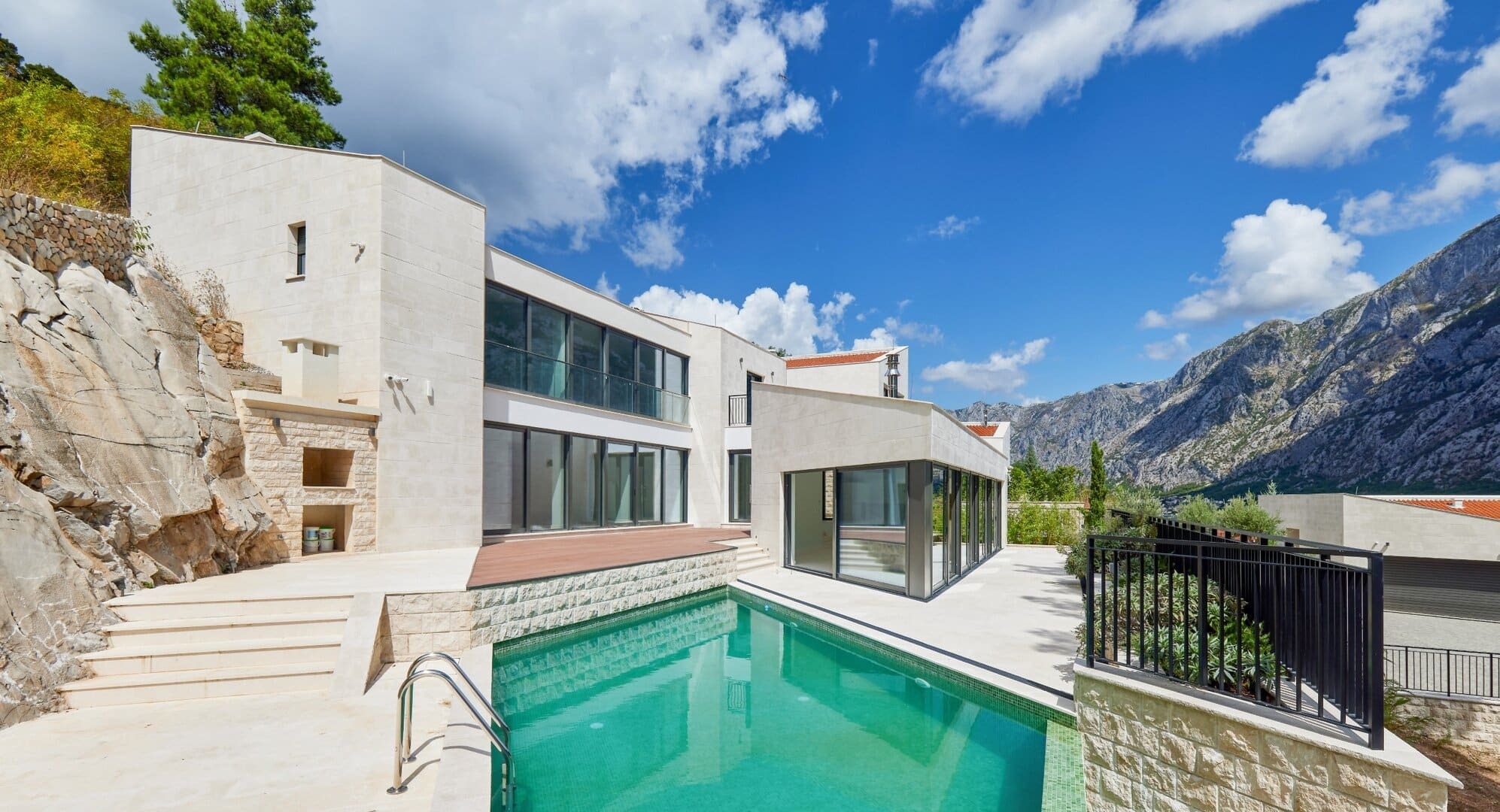 Five-Bedroom Villa Sunnyside in Prčanj, Kotor Bay