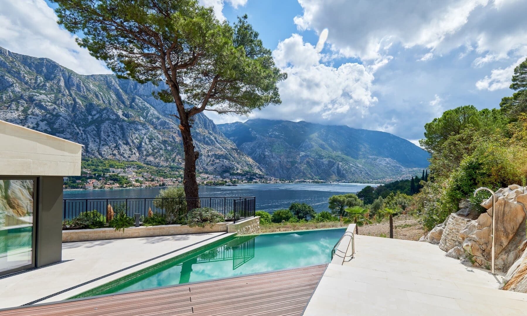 Five-Bedroom Villa Sunnyside in Prčanj, Kotor Bay