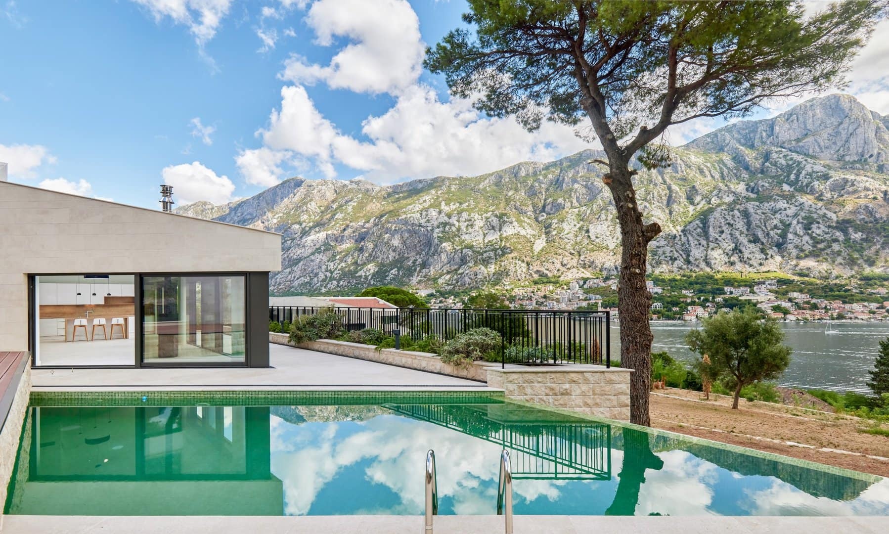 Five-Bedroom Villa Sunnyside in Prčanj, Kotor Bay