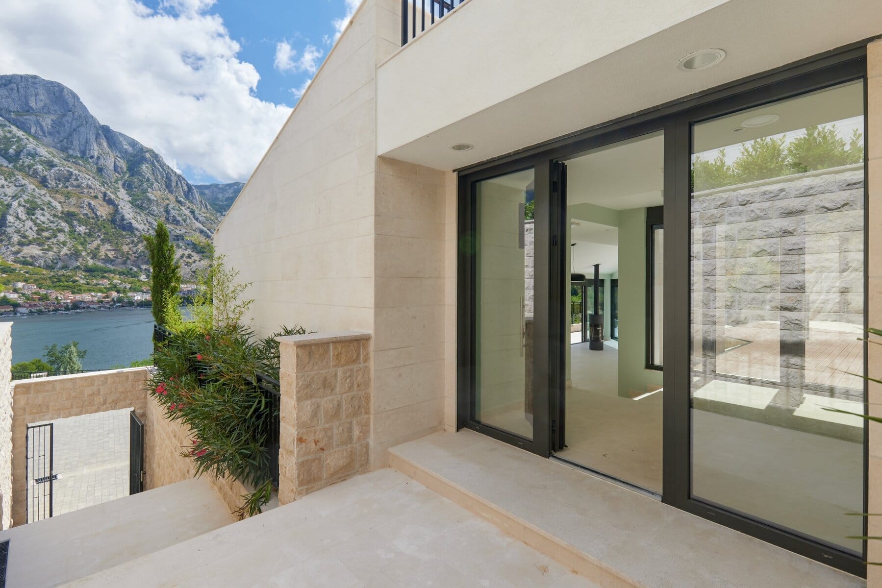 Five-Bedroom Villa Sunnyside in Prčanj, Kotor Bay