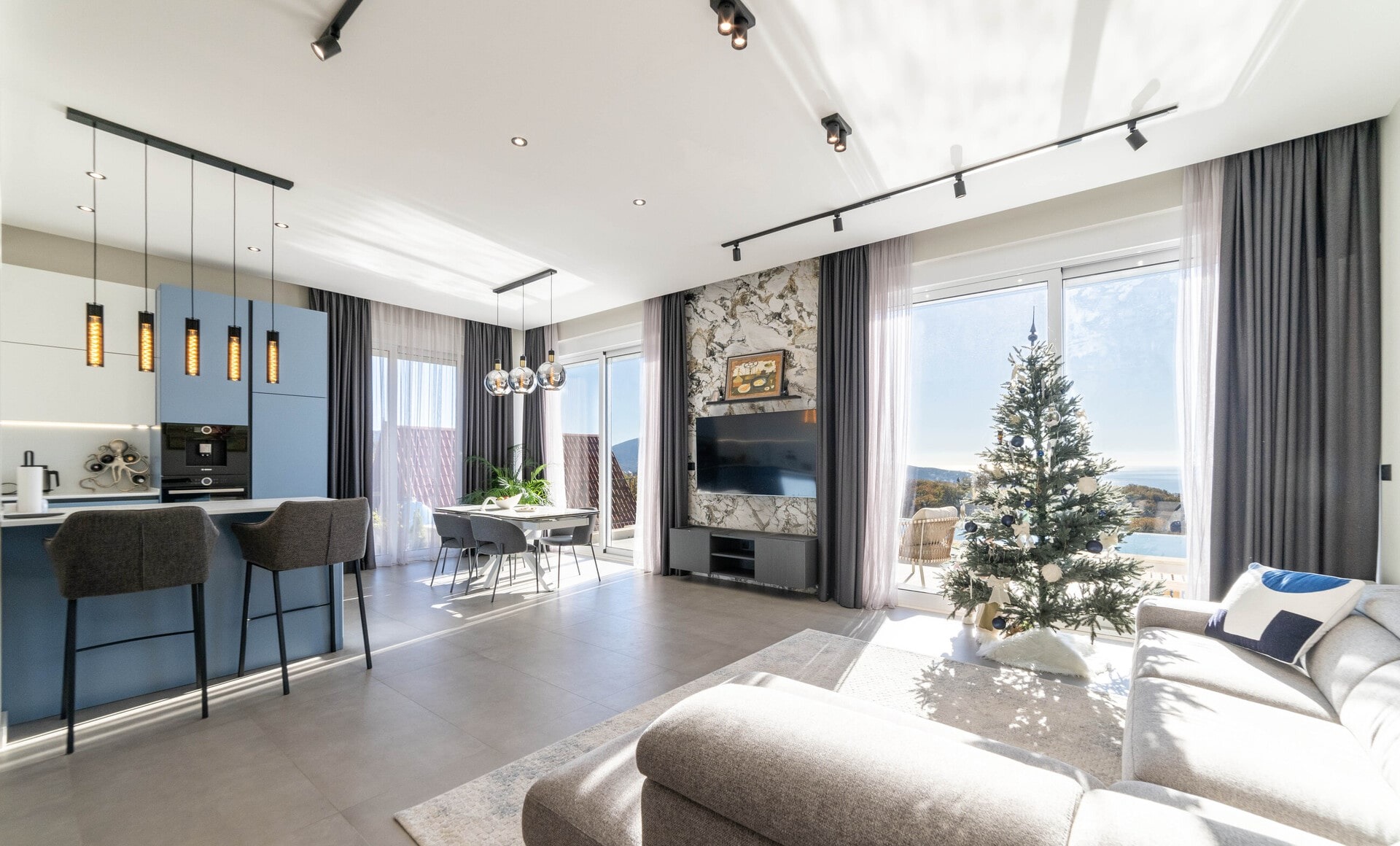 Four-Bedroom Villa with Pool in Podi, Herceg Novi