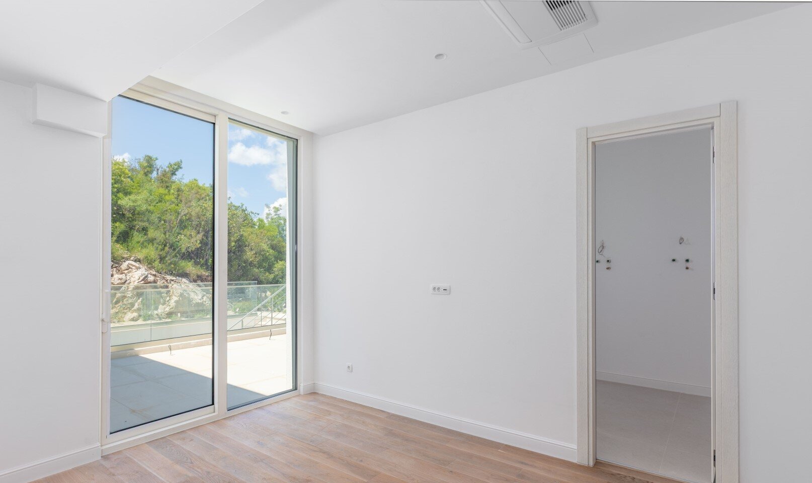 Five-Bedroom Villa with Pool in Krašići, Tivat