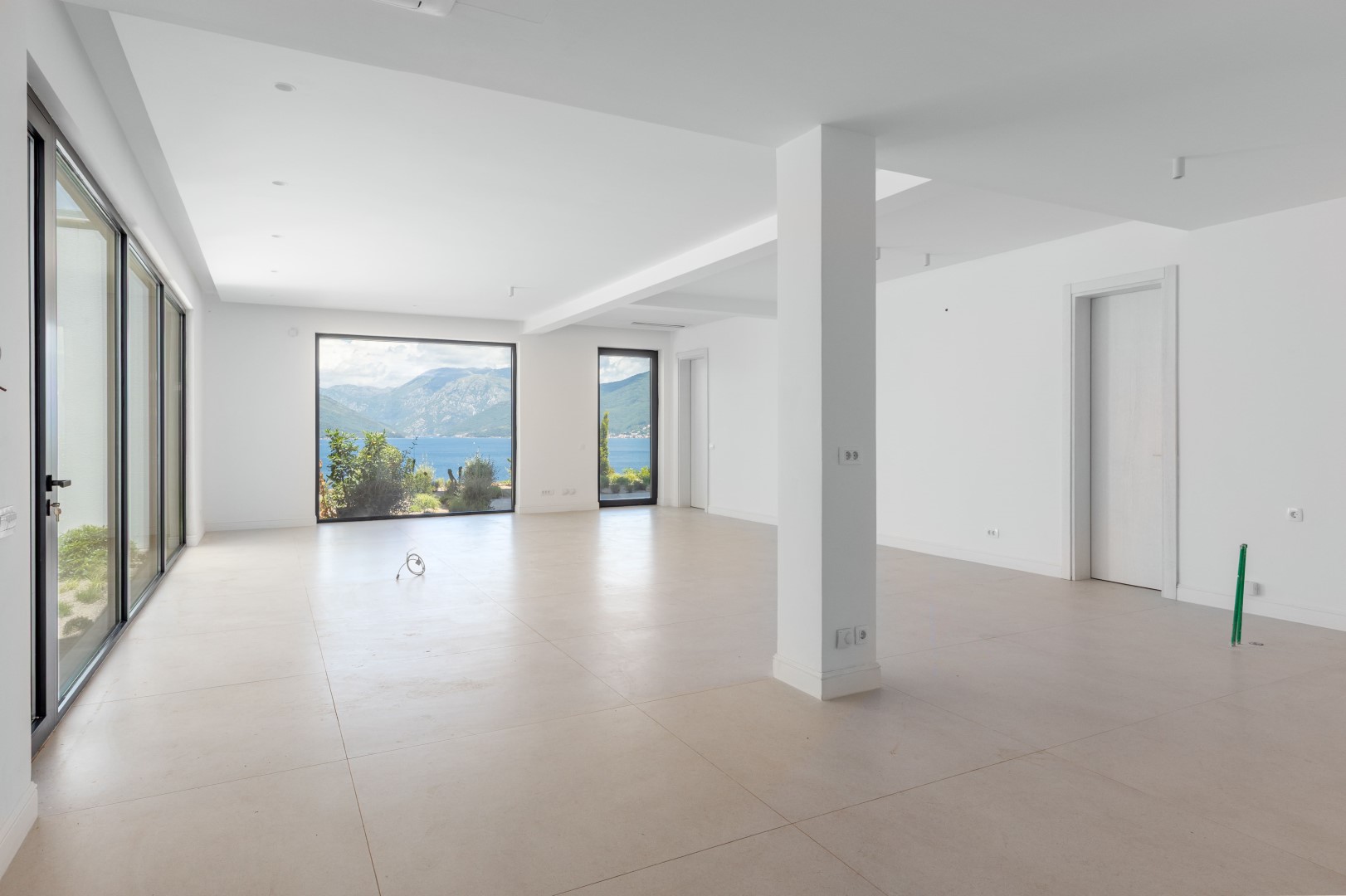 Five-Bedroom Villa with Pool in Krašići, Tivat