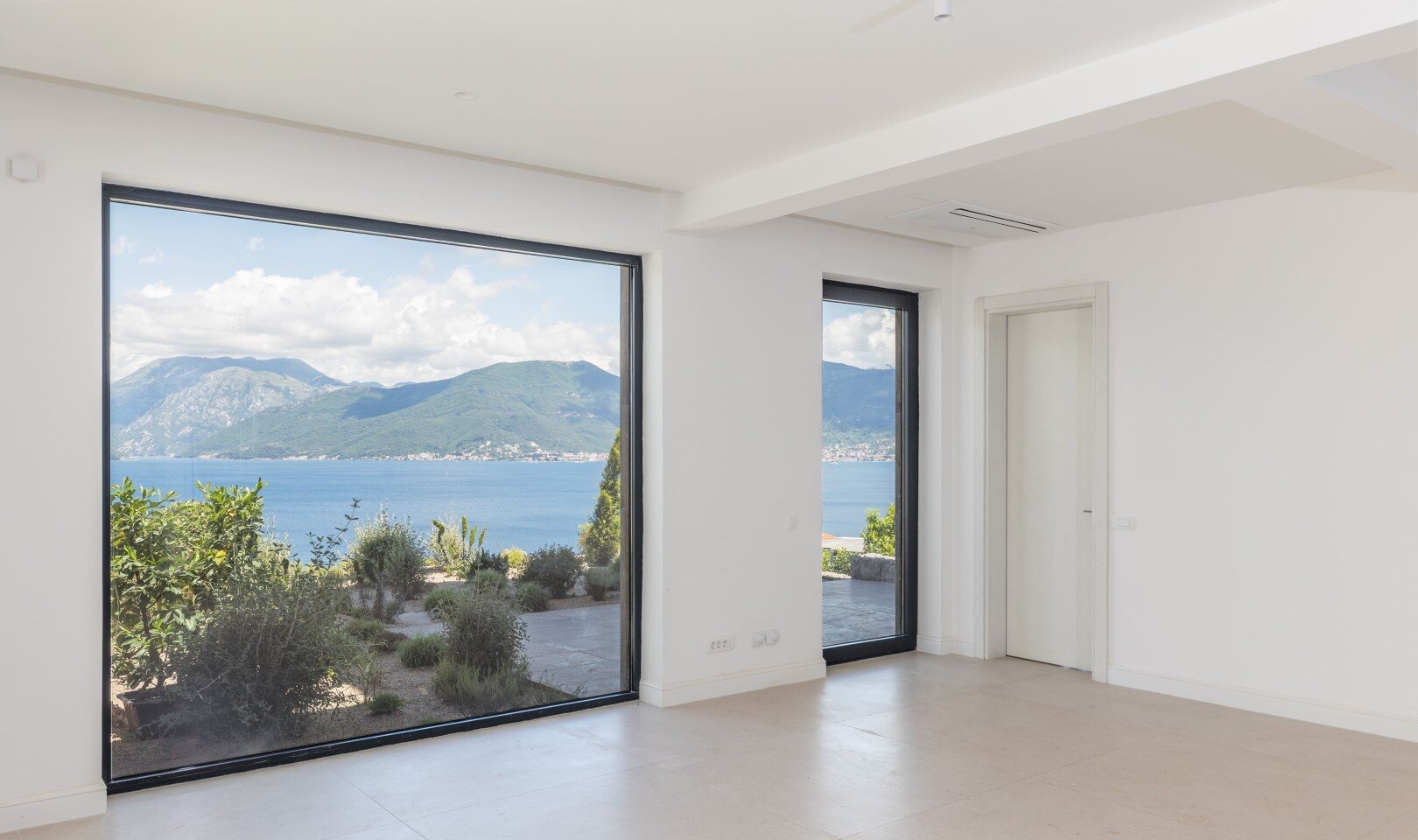 Five-Bedroom Villa with Pool in Krašići, Tivat