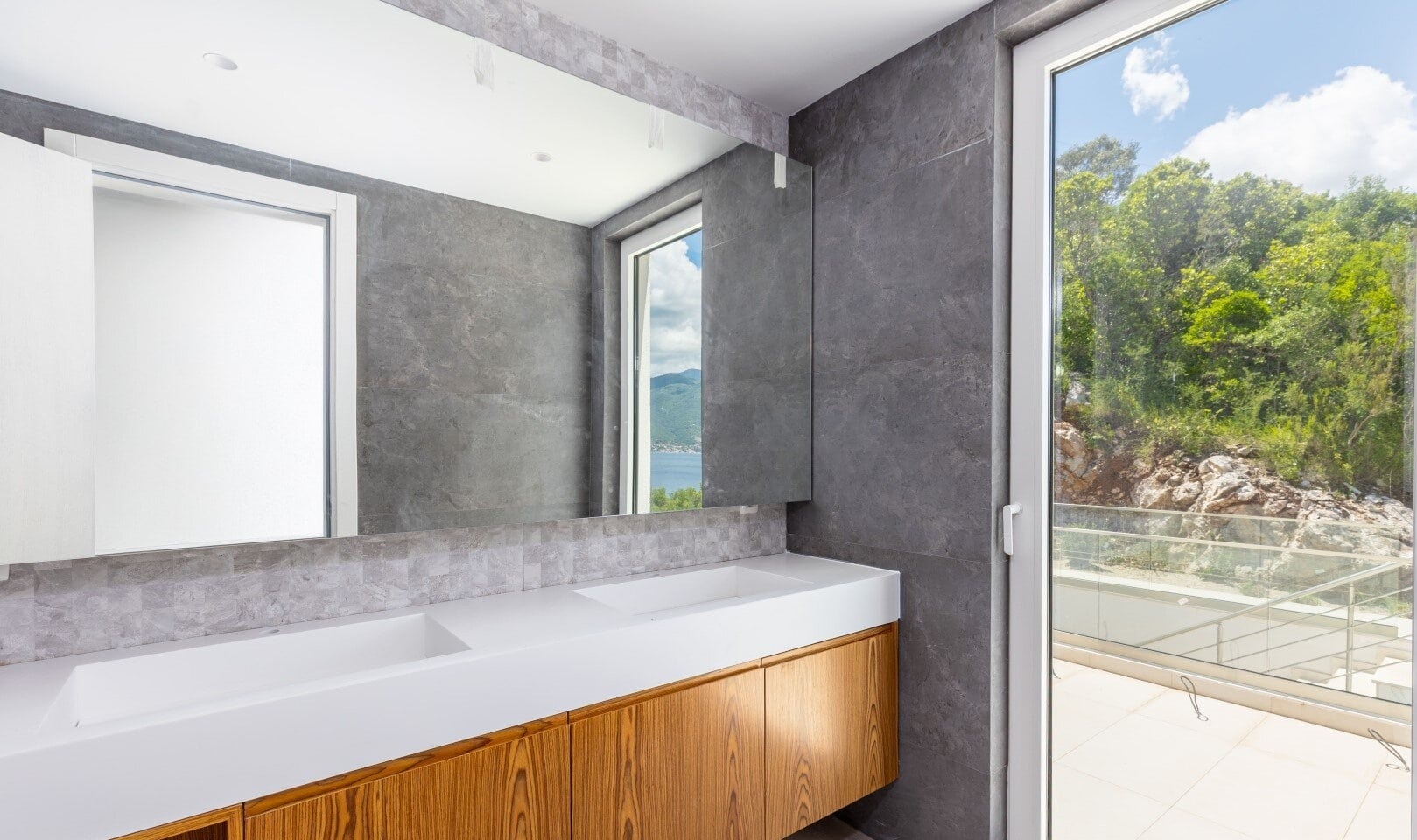 Five-Bedroom Villa with Pool in Krašići, Tivat