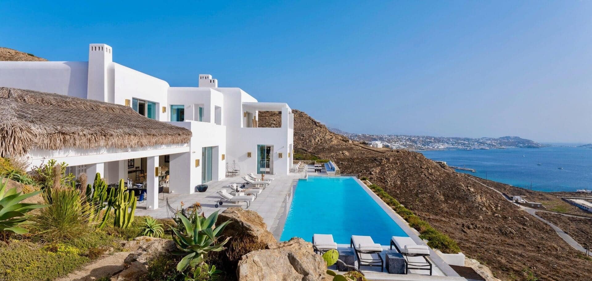 Six-Bedroom Villa Mykonos with Infinity Pool in Montenegro
