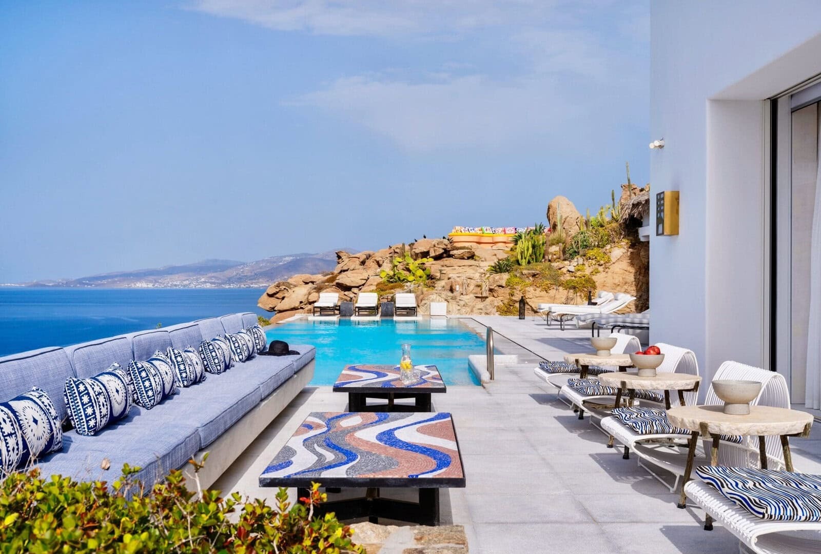 Six-Bedroom Villa Mykonos with Infinity Pool in Montenegro