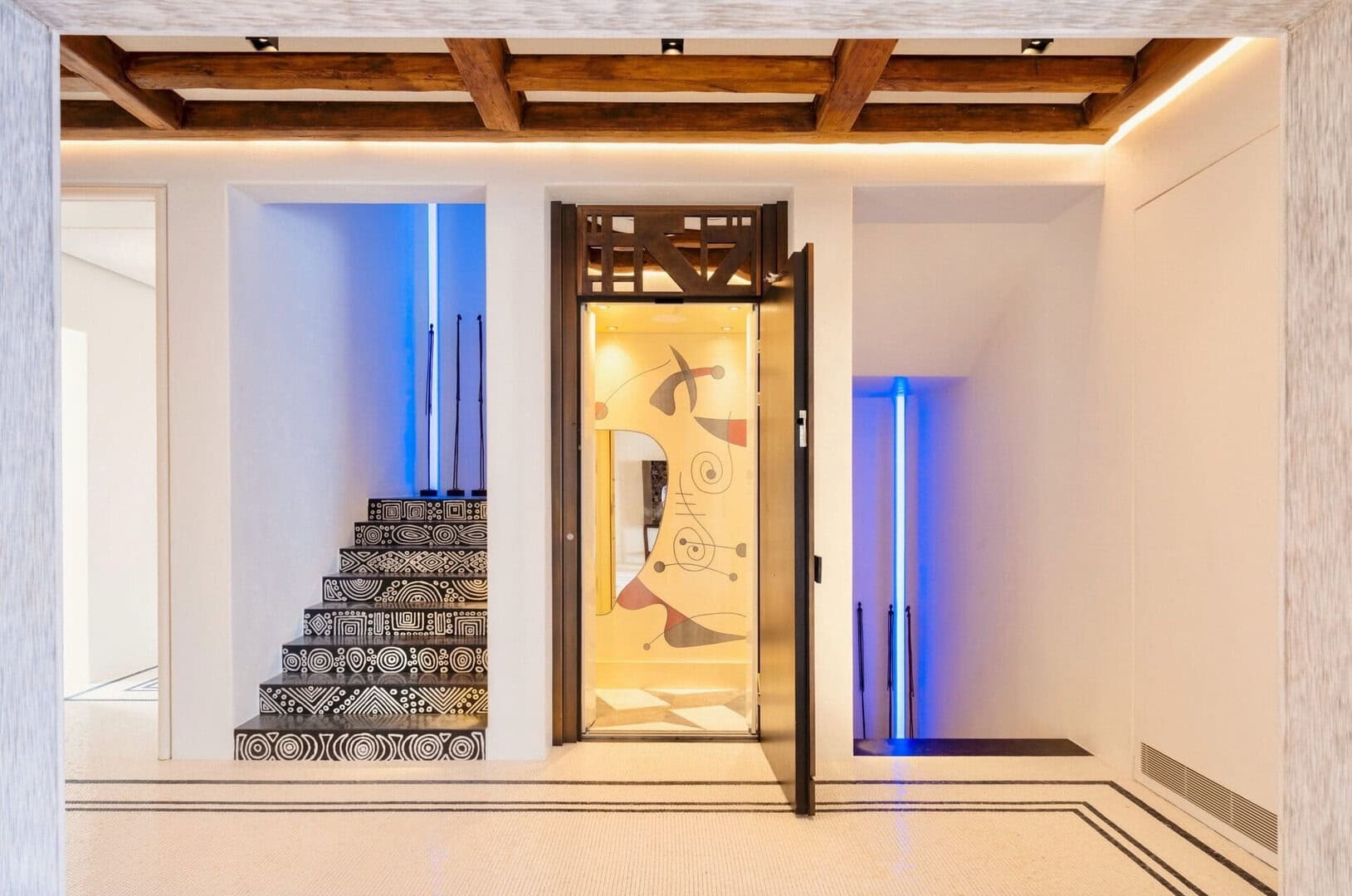 Six-Bedroom Villa Mykonos with Infinity Pool in Montenegro