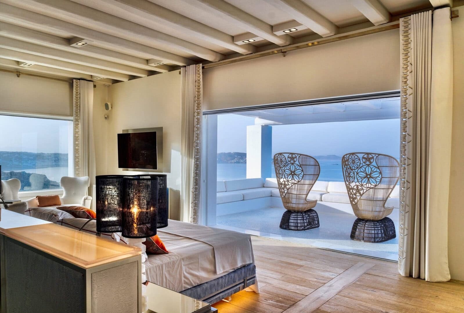 Six-Bedroom Villa Mykonos with Infinity Pool in Montenegro