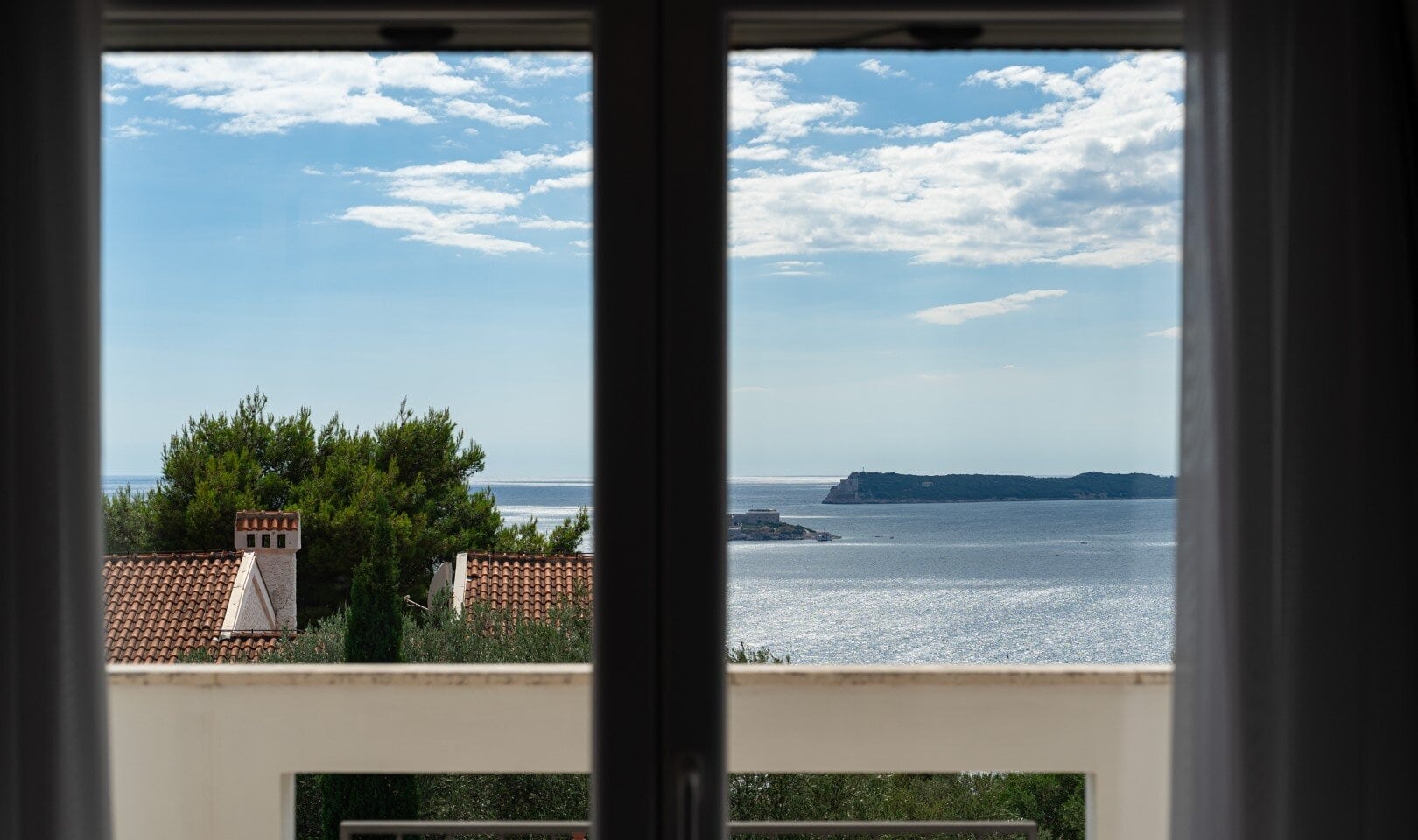 Five-Bedroom Furnished Villa with Pool in Žanjice, Herceg Novi