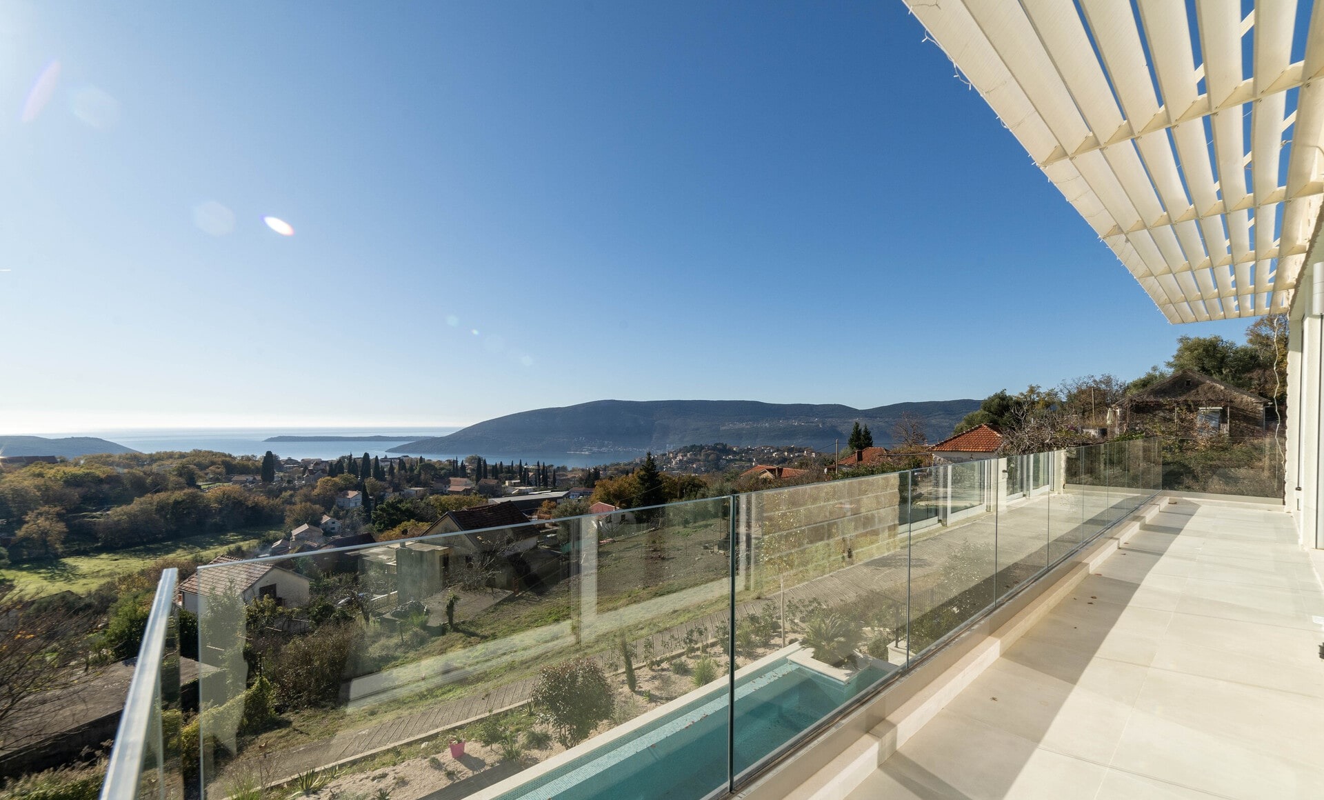 Four-Bedroom Villa with Pool in Podi, Herceg Novi