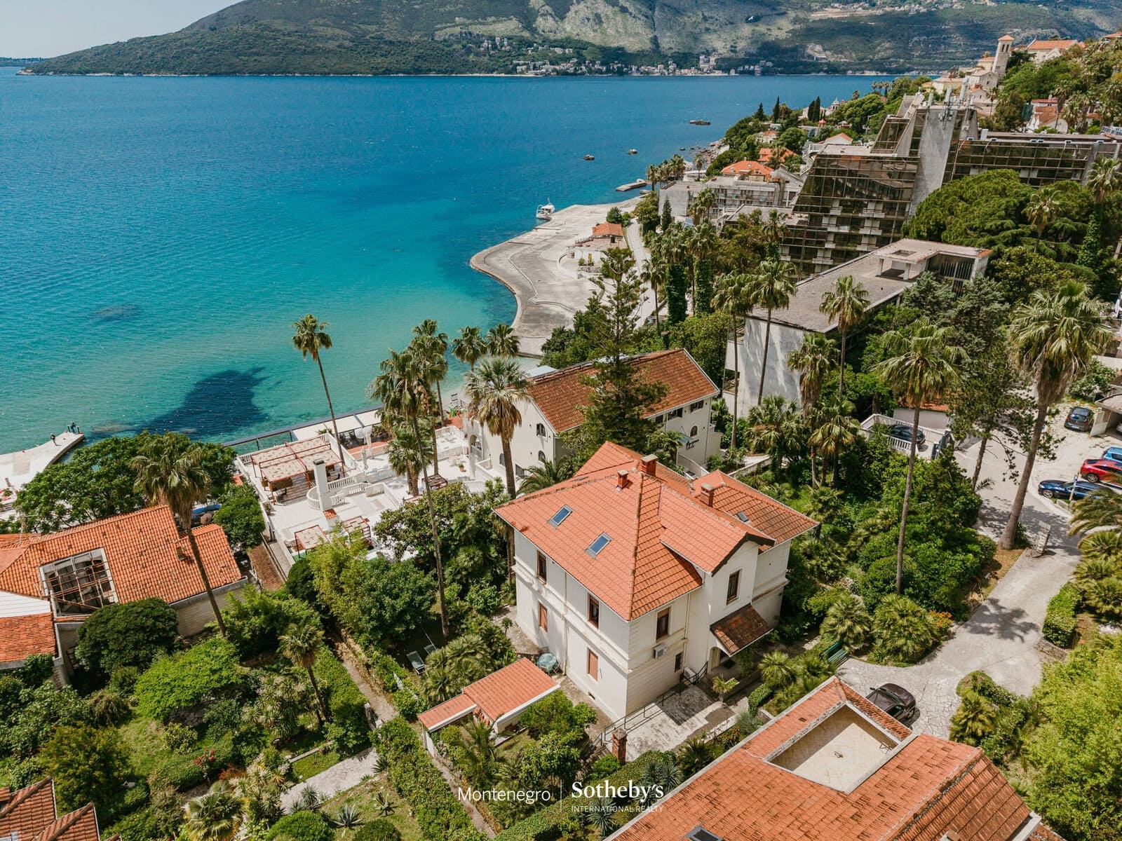 Four-Bedroom Heritage Villa in Savina, Herceg Novi