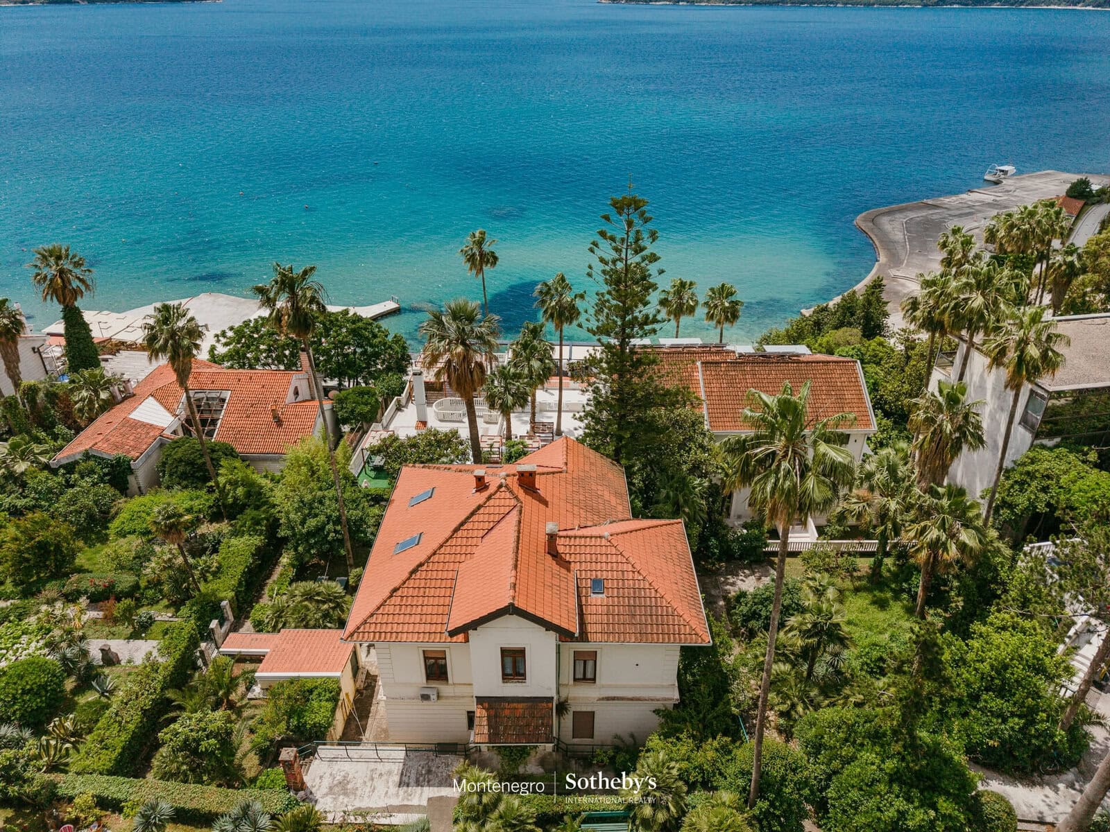 Four-Bedroom Heritage Villa in Savina, Herceg Novi