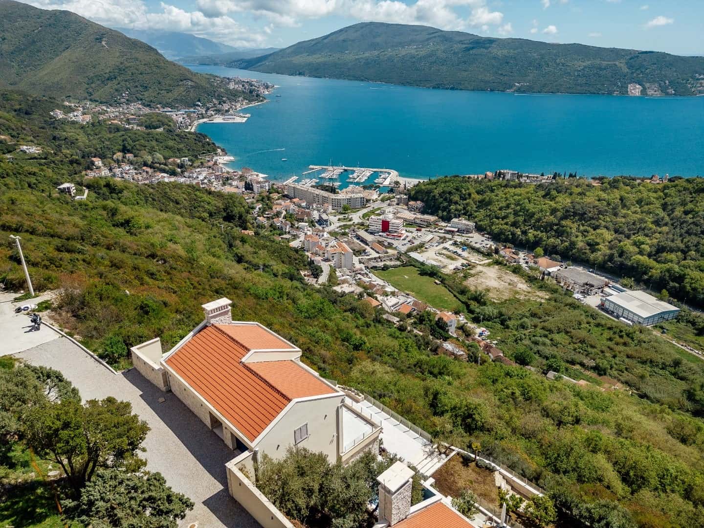 Three-Bedroom Villa with Study in Podi, Herceg Novi