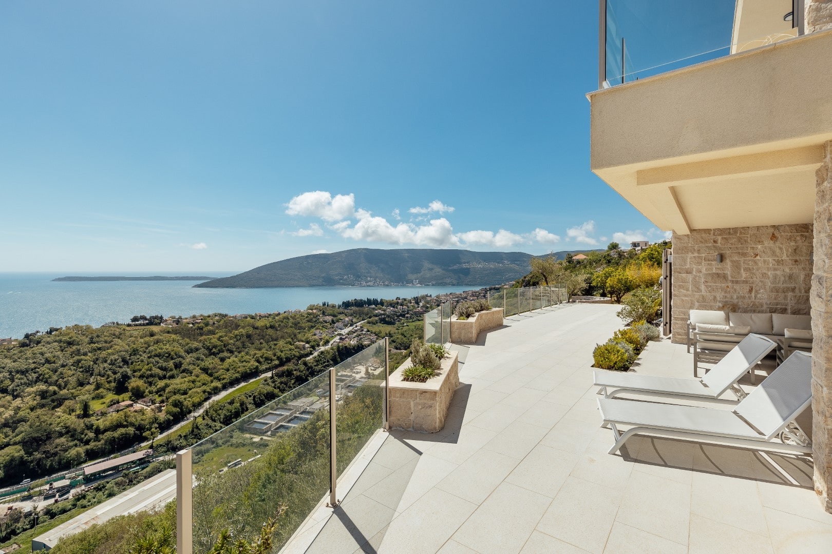 Three-Bedroom Villa with Study in Podi, Herceg Novi
