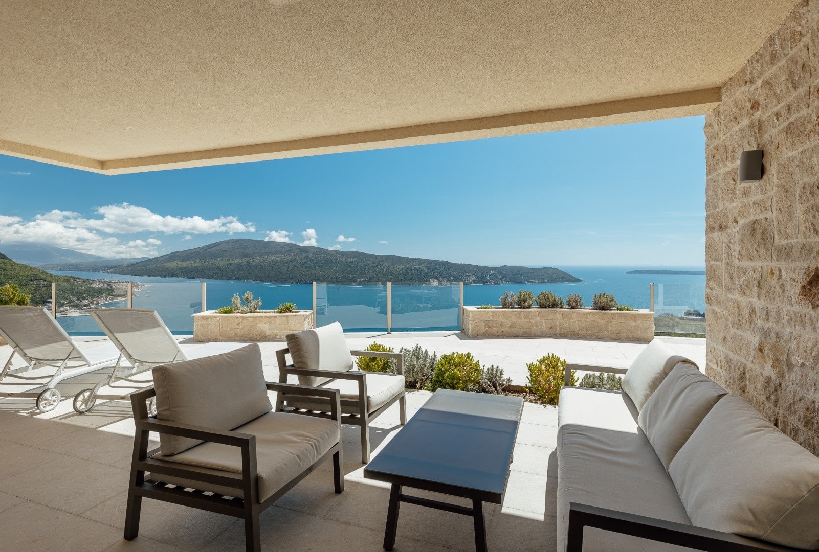 Three-Bedroom Villa with Study in Podi, Herceg Novi