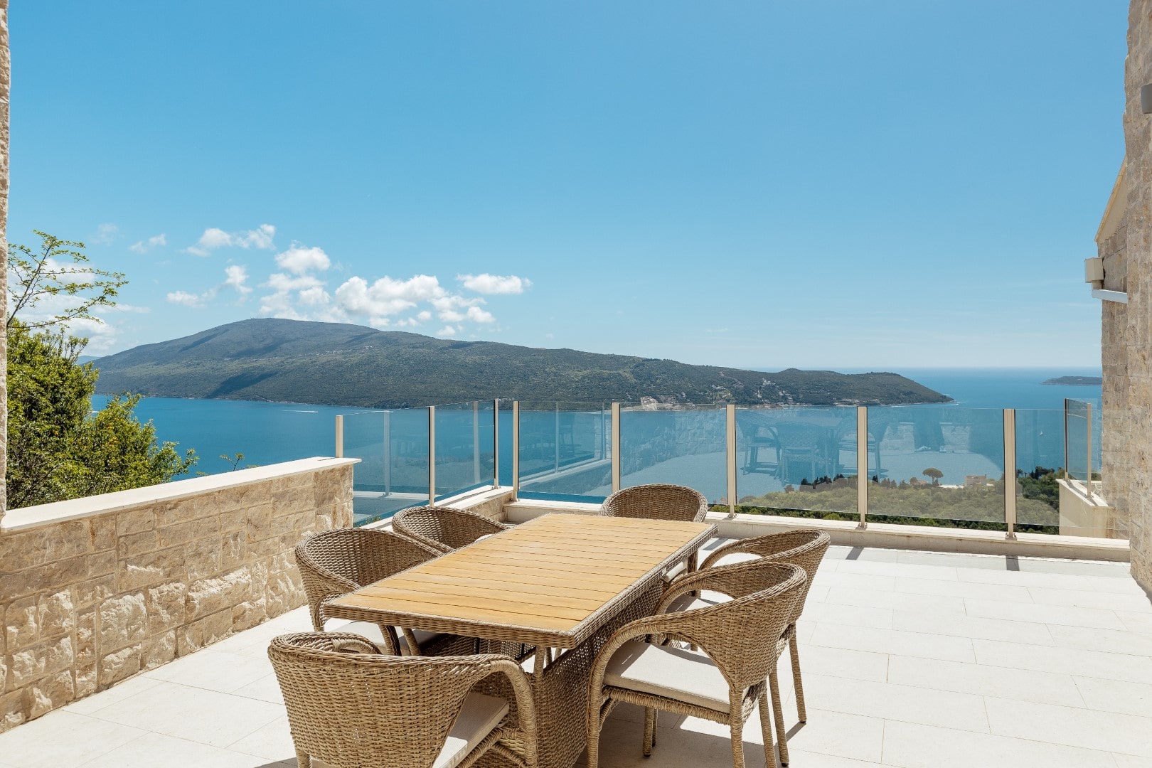 Three-Bedroom Villa with Study in Podi, Herceg Novi