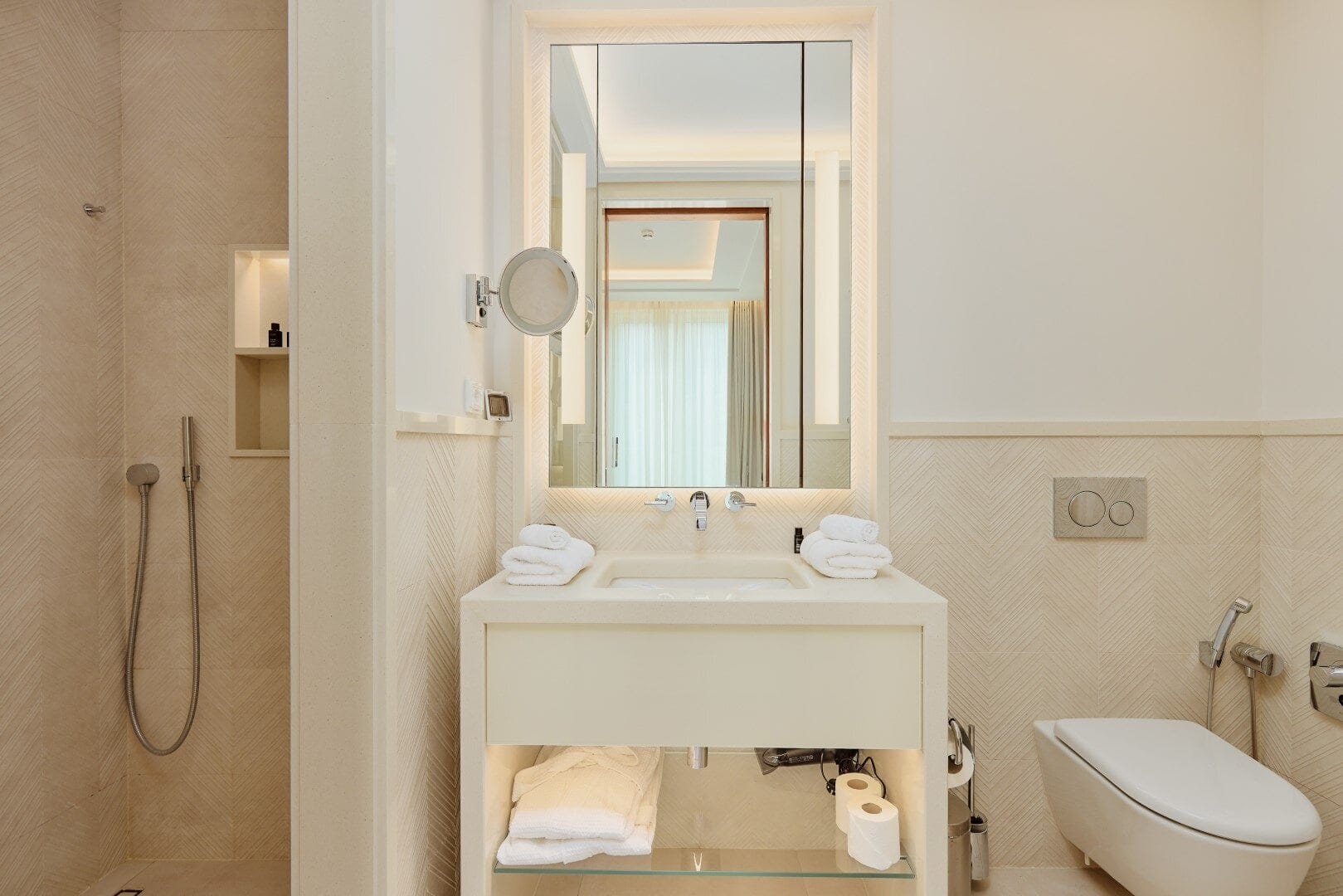 One-Bedroom Residence in Elena, Porto Montenegro