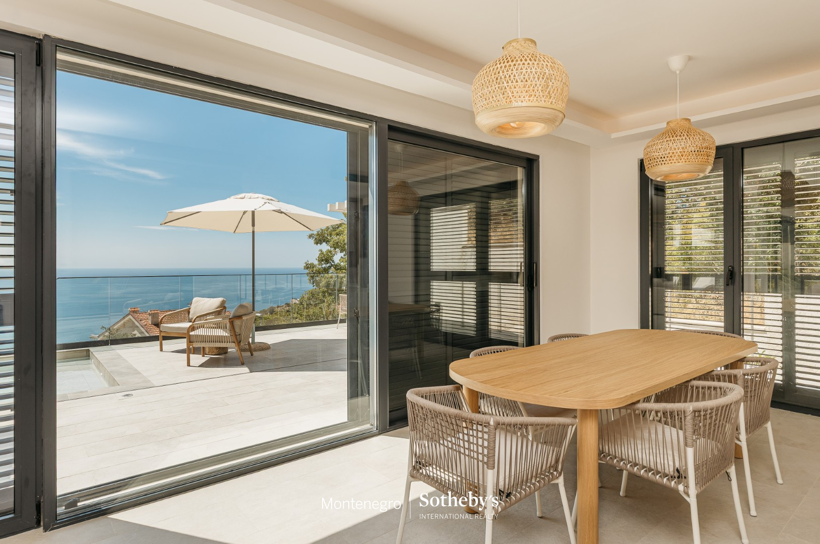 Five-Bedroom Villa in Blizikuće, Budva Riviera
