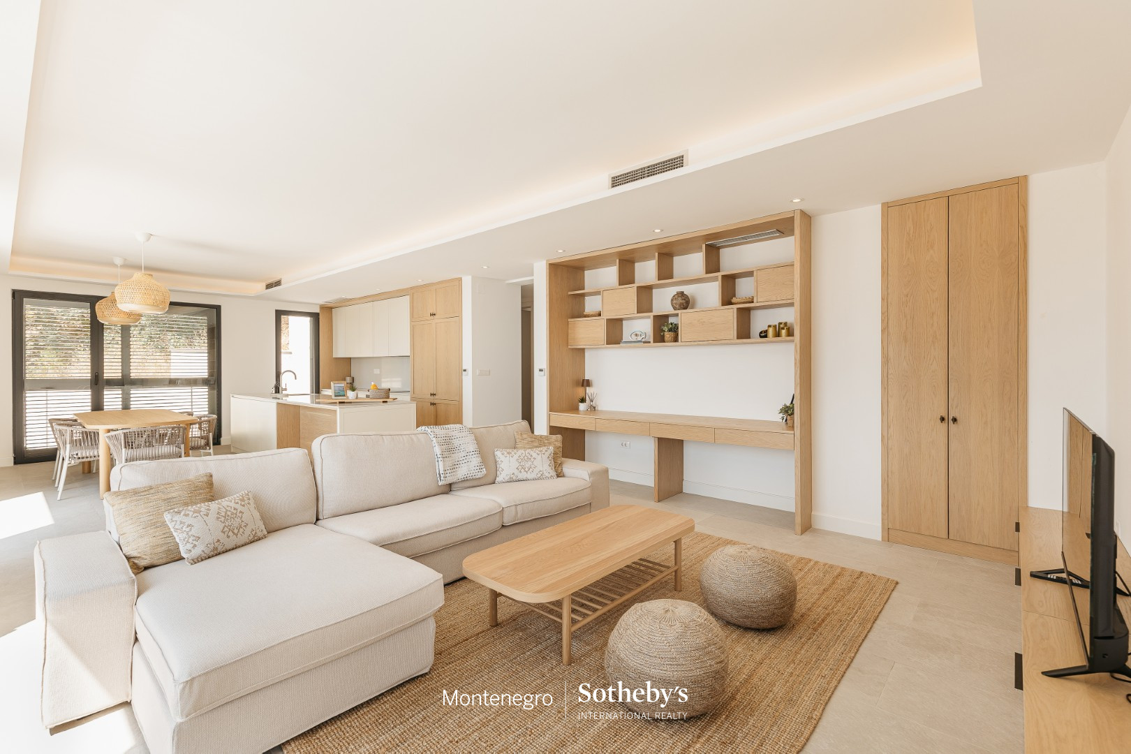 Five-Bedroom Villa in Blizikuće, Budva Riviera