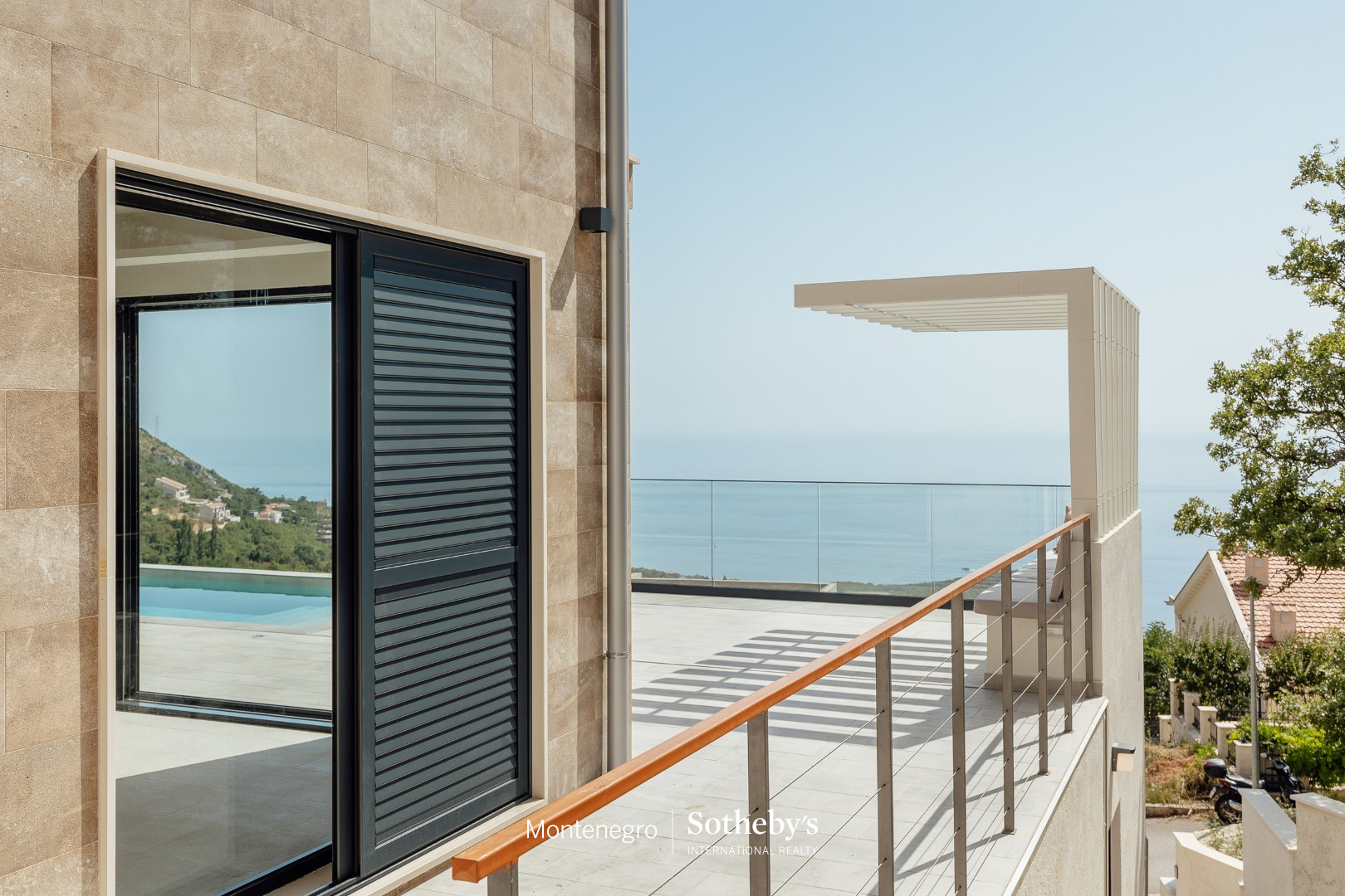 Five-Bedroom Villa in Blizikuće, Budva Riviera