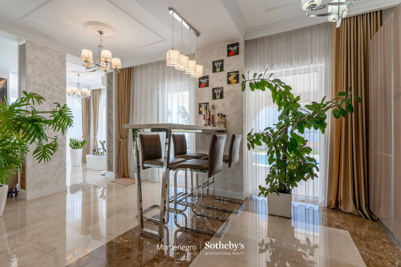Five-Bedroom Villa in Blizikuće, Budva Riviera