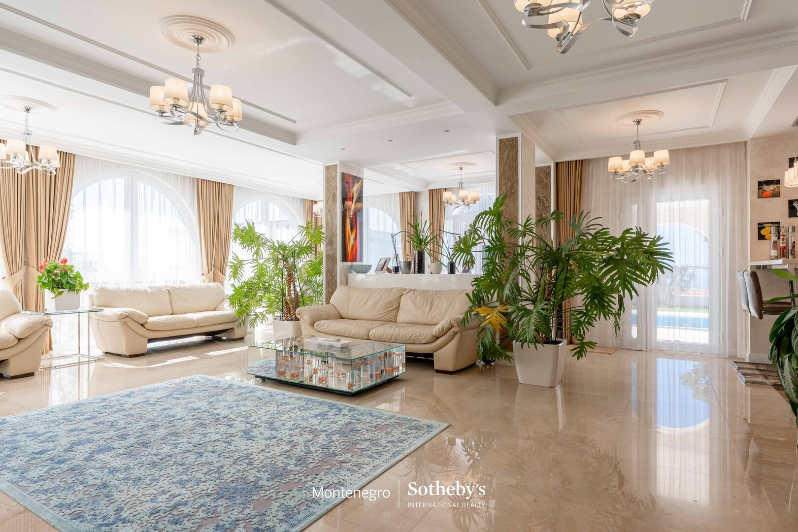 Five-Bedroom Villa in Blizikuće, Budva Riviera