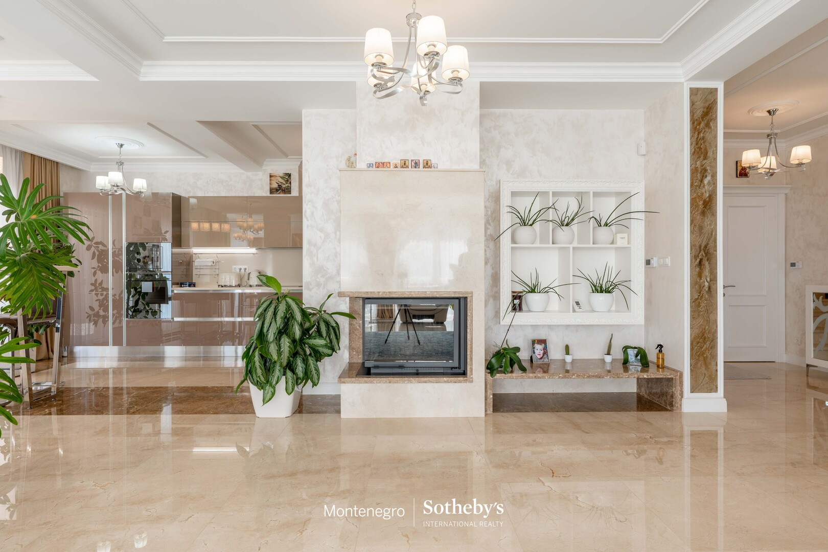 Five-Bedroom Villa in Blizikuće, Budva Riviera