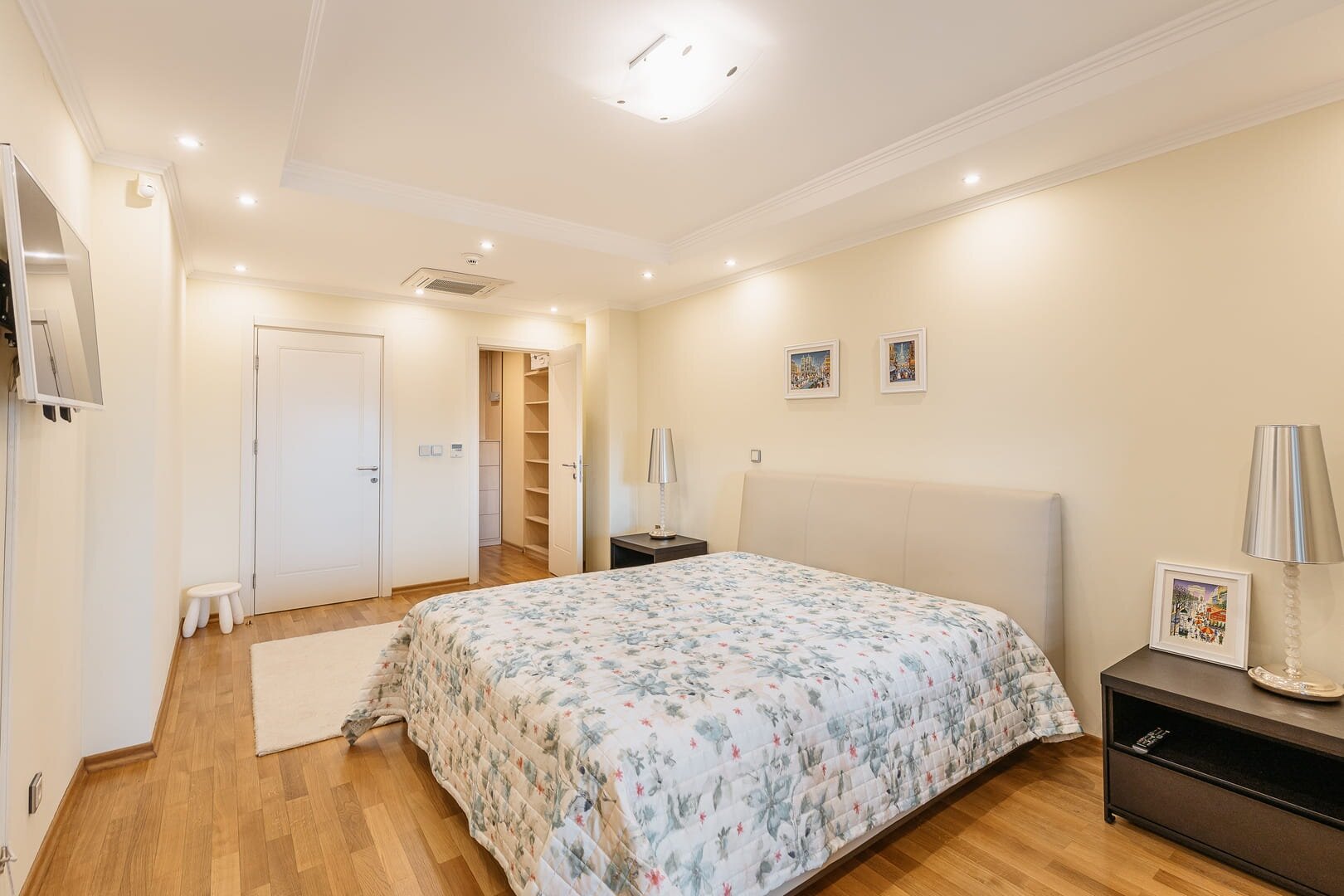 Six-Bedroom Duplex Residence in Savina, Herceg Novi