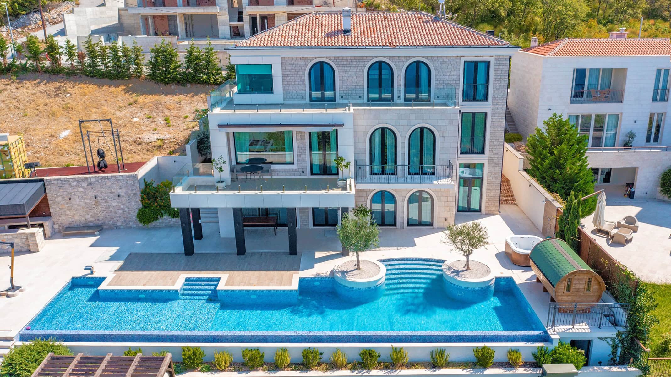 Six-Bedroom Villa in Blizikuće, Budva Riviera