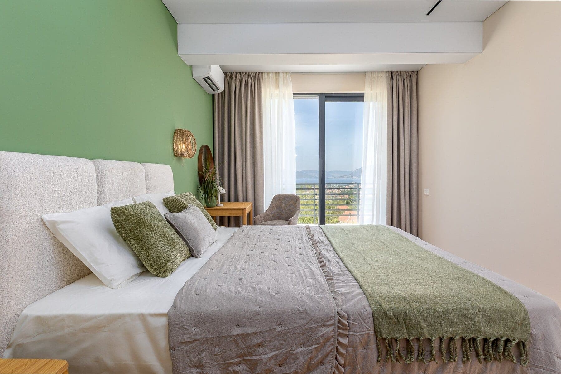 Two-Bedroom Sea-View Townhouse in Kavač