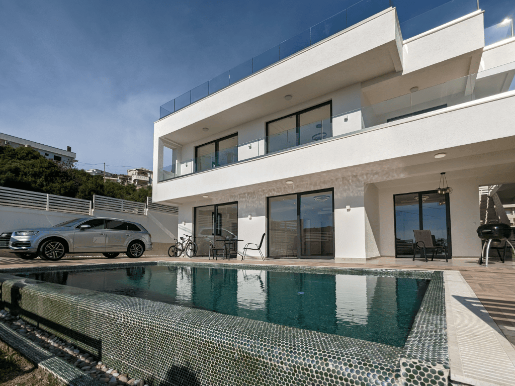 Four-Bedroom Villa in Utjeha, Bar Riviera