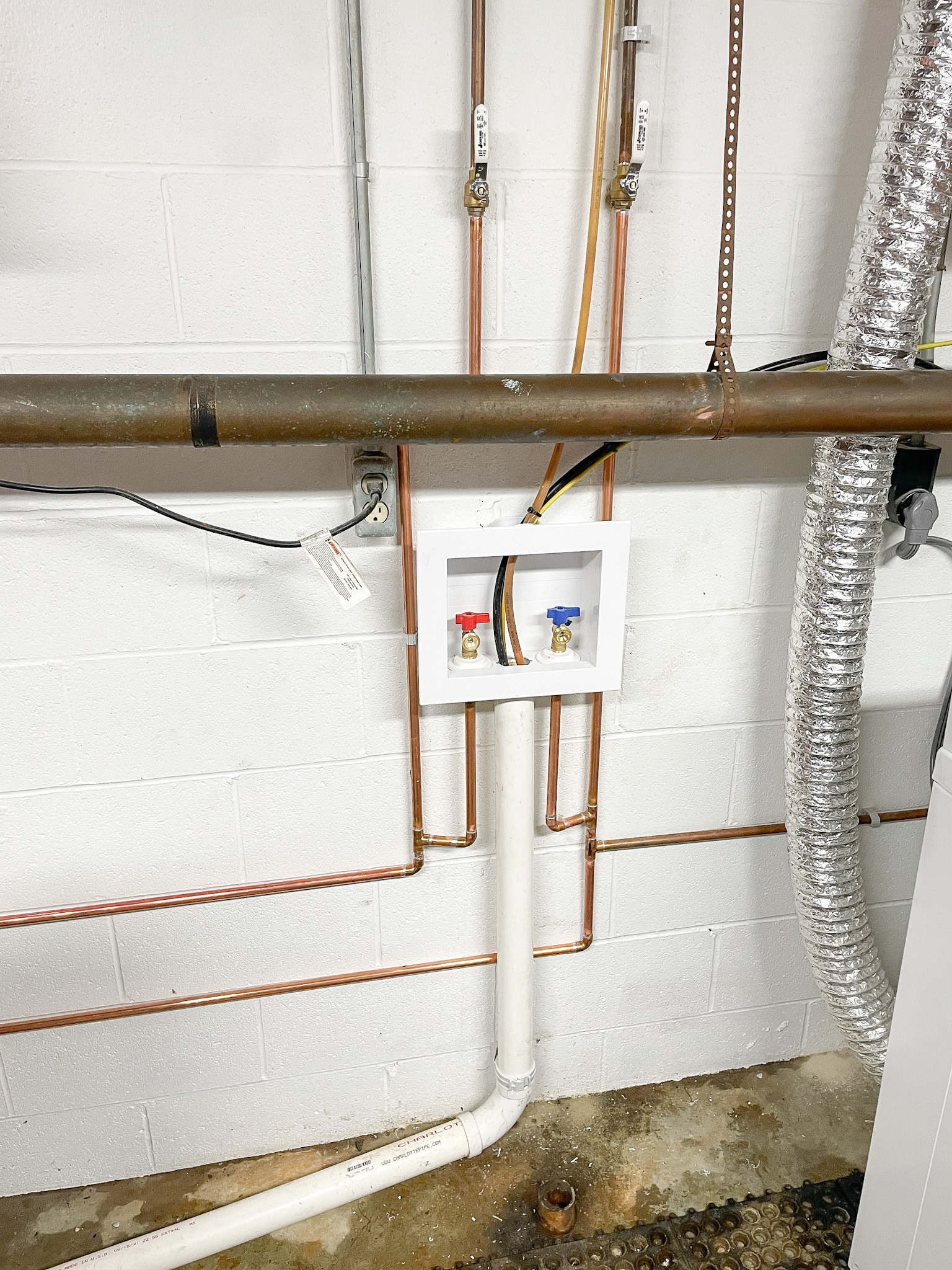 New laundry box and plumbing